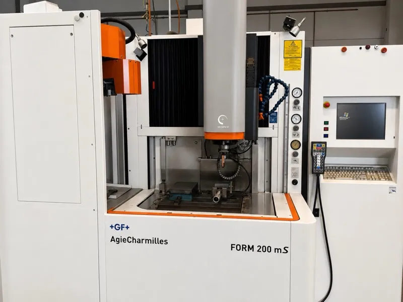 Senkerodiermaschine AgieCharmilles Form 200 mS
