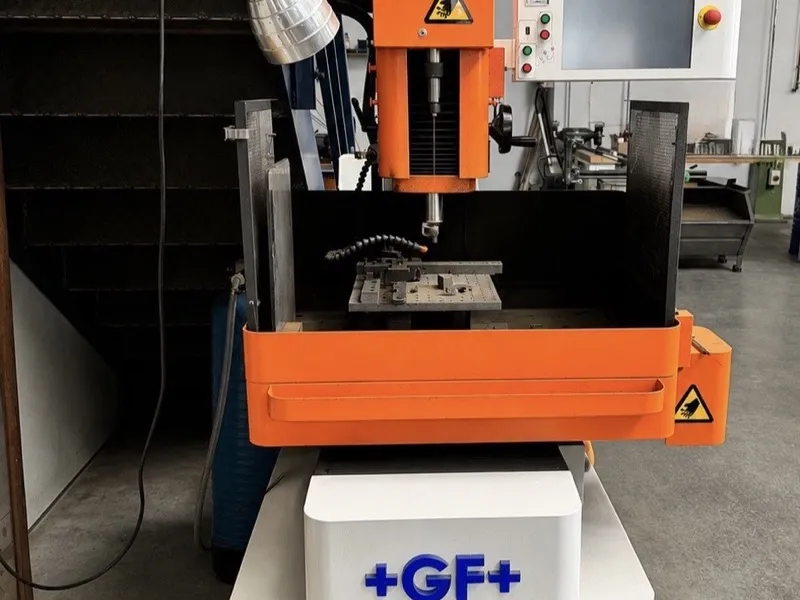 Startlocherodiermaschine GF Drill 20
